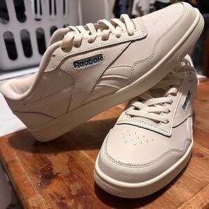 NWOT‎ REEBOK Court Advance Shoe
